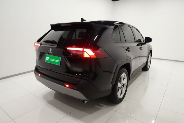 Used Toyota RAV4 2022 2.0L CVT Two-Wheel Drive Fashion Plus Edition Rear Right 45 Deg
