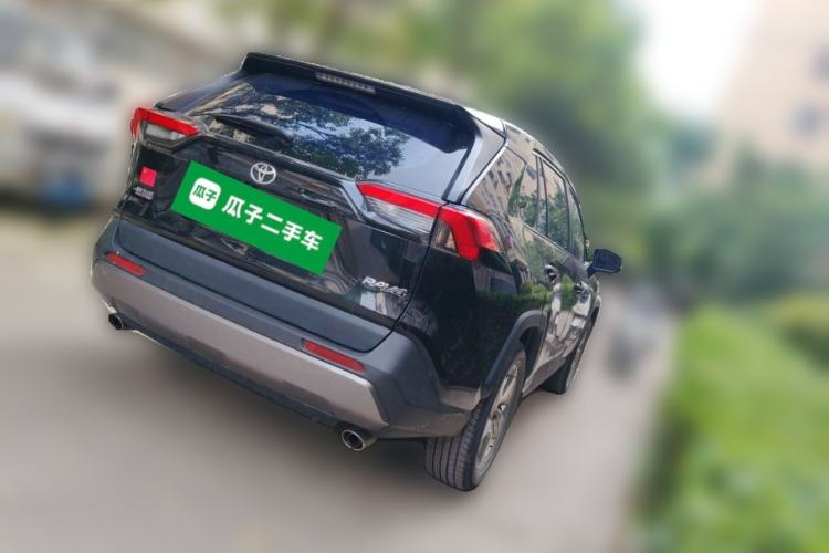 Used Toyota RAV4 2022 2.0L CVT Two-Wheel Drive Fashion Edition Rear Right 45 Deg