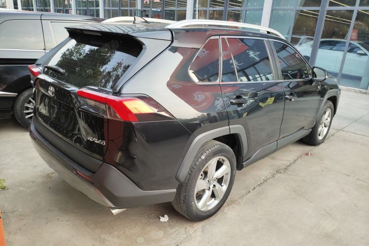 Used Toyota RAV4 2022 2.0L CVT Two-Wheel Drive Fashion Plus Edition Rear Right 45 Deg