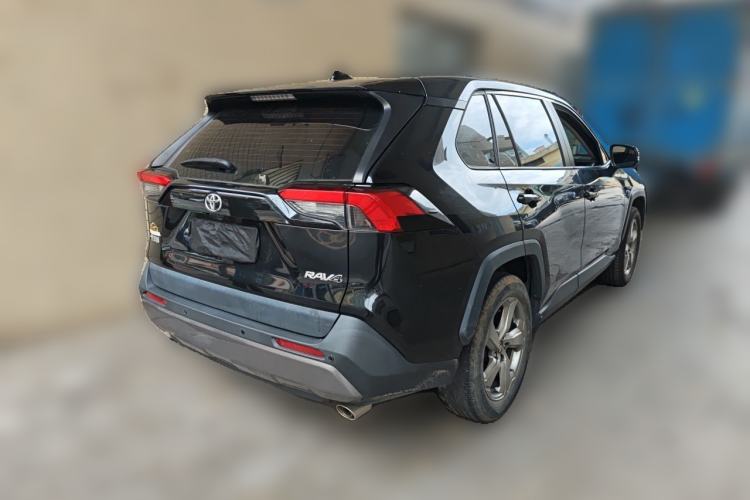Used Toyota RAV4 2022 2.0L CVT Two-Wheel Drive Fashion Edition Rear Right 45 Deg