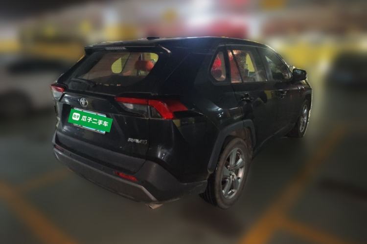 Used Toyota RAV4 2022 2.0L CVT Two-Wheel Drive Fashion Edition Rear Right 45 Deg