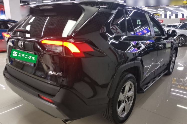 Used Toyota RAV4 2022 2.0L CVT Two-Wheel Drive Fashion Edition Rear Right 45 Deg