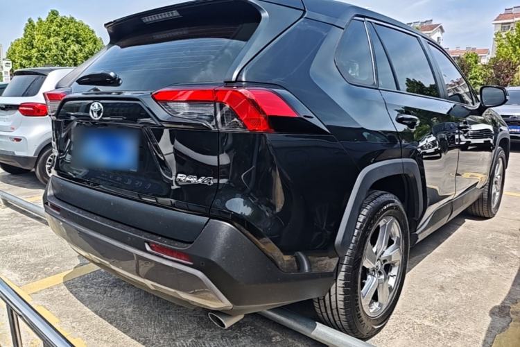Used Toyota RAV4 2022 2.0L CVT Two-Wheel Drive Fashion Plus Edition Rear Right 45 Deg