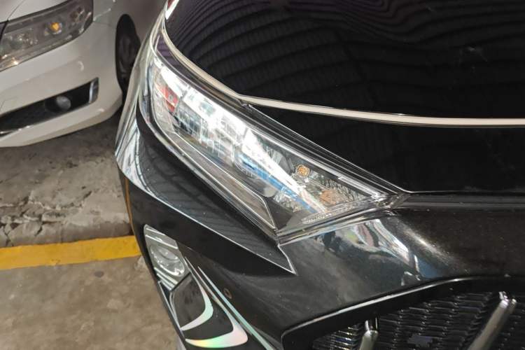 Used Toyota RAV4 2022 2.0L CVT Two-Wheel Drive Fashion Plus Edition Right Front Headlight