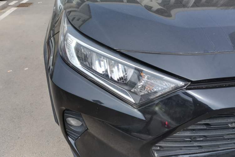 Used Toyota RAV4 2022 2.0L CVT 4x4 Style Plus Edition Right Front Headlight
