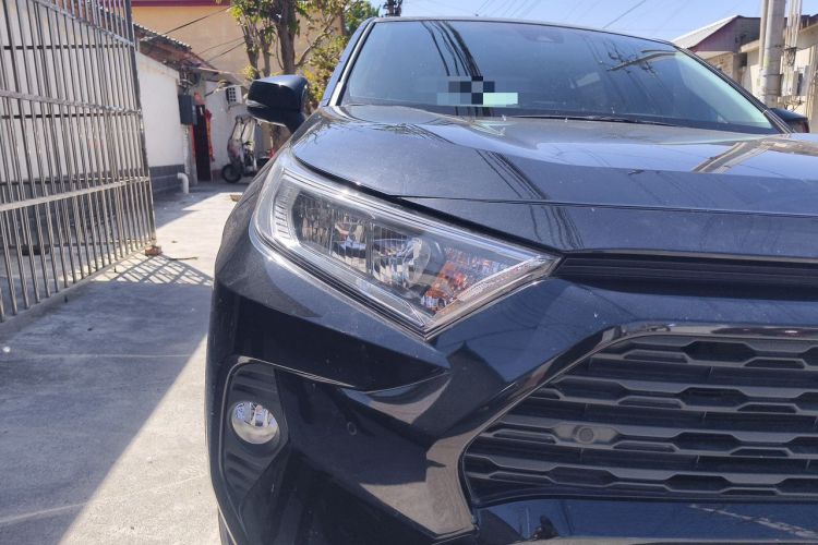 Used Toyota RAV4 2022 2.0L CVT Two-Wheel Drive Fashion Plus Edition Right Front Headlight