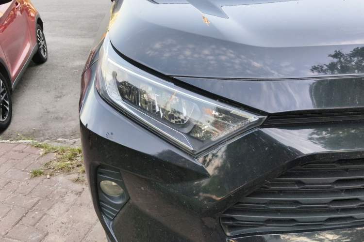 Used Toyota RAV4 2022 2.0L CVT Two-Wheel Drive Urban Edition Right Front Headlight