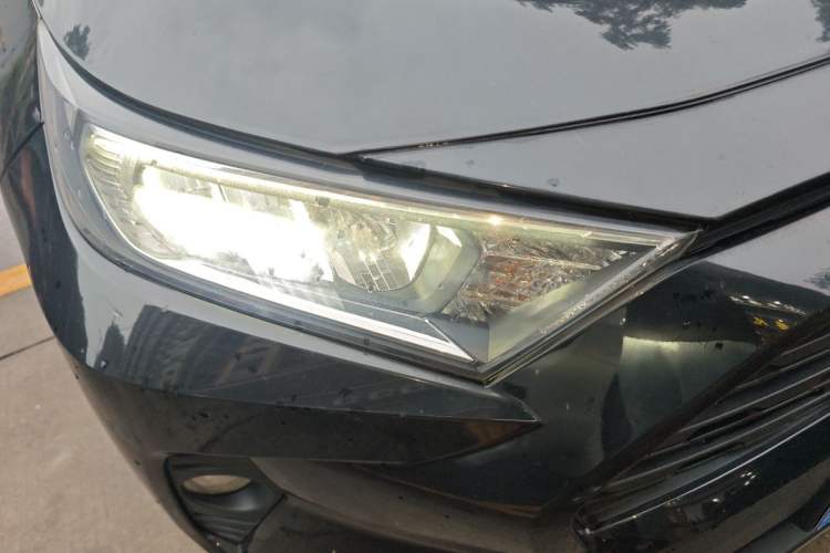 Used Toyota RAV4 2022 2.0L CVT Two-Wheel Drive Fashion Edition Right Front Headlight