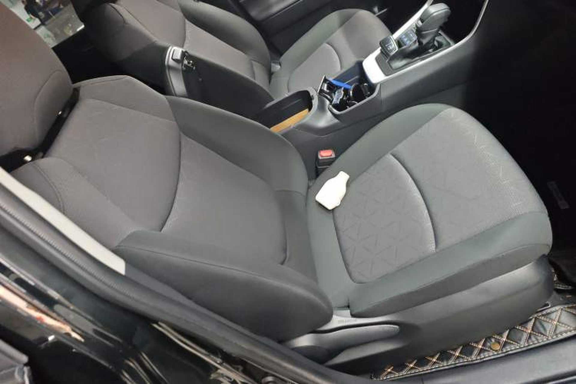 Used Toyota RAV4 2022 2.0L CVT 4x4 Fashion Edition Right Front Seat