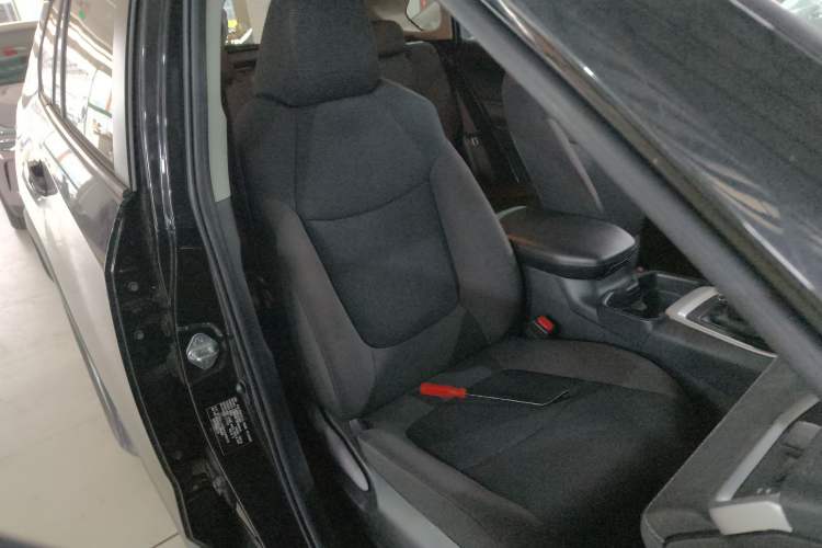 Used Toyota RAV4 2022 2.0L CVT Two-Wheel Drive Urban Edition Right Front Seat