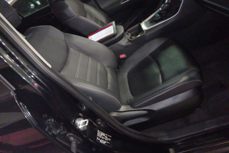Used Toyota RAV4 2022 2.0L CVT Two-Wheel Drive Fashion Plus Edition Right Front Seat