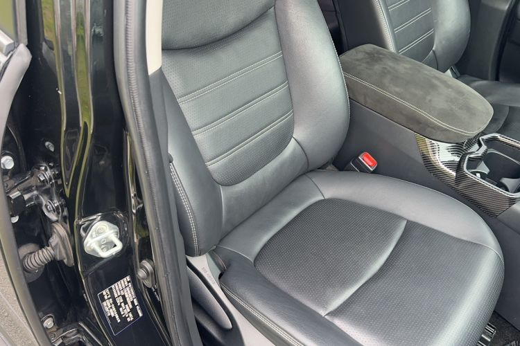 Used Toyota RAV4 2022 Dual-Engine 2.5L E-CVT Four-Wheel Drive Elite Plus Edition Right Front Seat