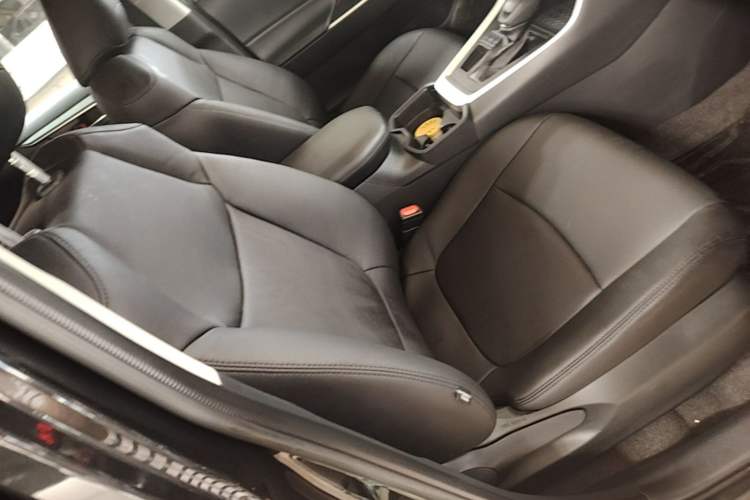 Used Toyota RAV4 2022 2.0L CVT Two-Wheel Drive Fashion Edition Right Front Seat