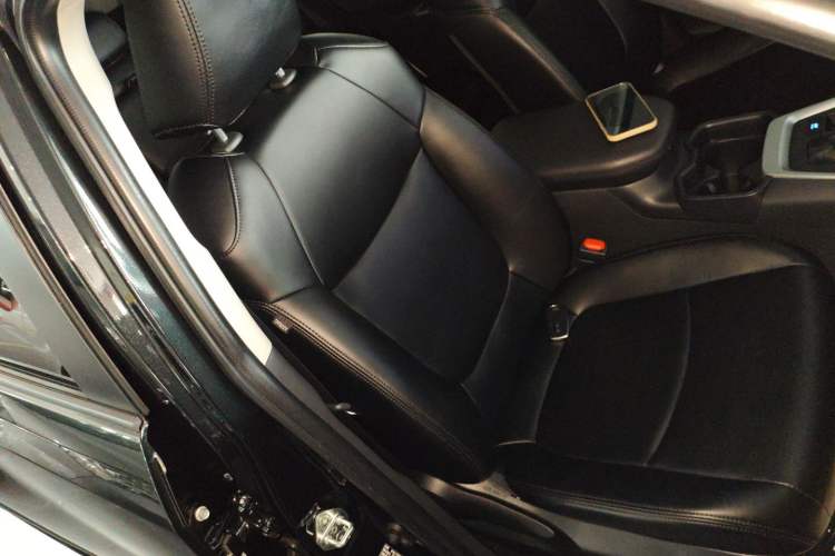Used Toyota RAV4 2022 Dual-Engine 2.5L E-CVT Two-Wheel Drive Elite Edition Right Front Seat