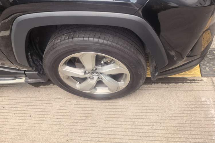 Used Toyota RAV4 2022 2.0L CVT Two-Wheel Drive Fashion Edition Right Front Wheel Hub