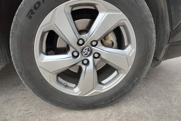 Used Toyota RAV4 2022 2.0L CVT Two-Wheel Drive Fashion Plus Edition Right Front Wheel Hub