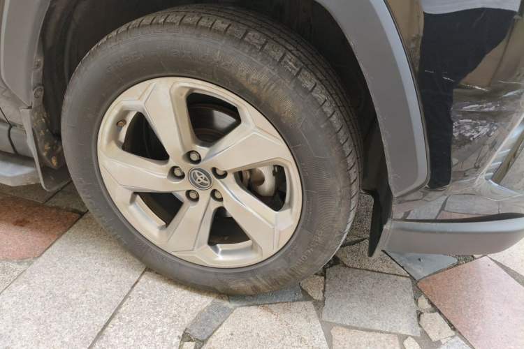 Used Toyota RAV4 2022 2.0L CVT Two-Wheel Drive Fashion Edition Right Front Wheel Hub
