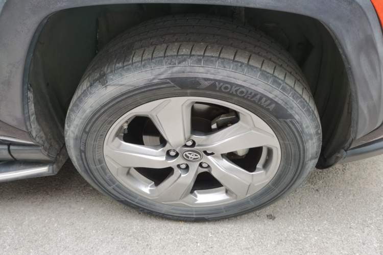 Used Toyota RAV4 2022 2.0L CVT Two-Wheel Drive Fashion Plus Edition Right Front Wheel Hub