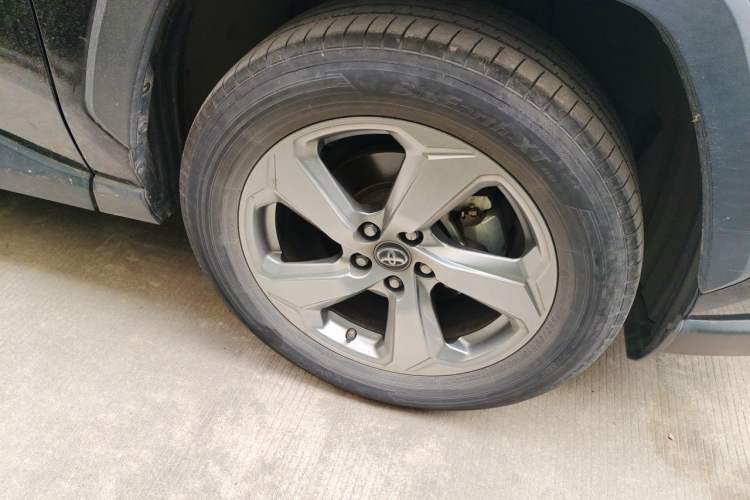 Used Toyota RAV4 2022 2.0L CVT Two-Wheel Drive Fashion Edition Right Front Wheel Hub