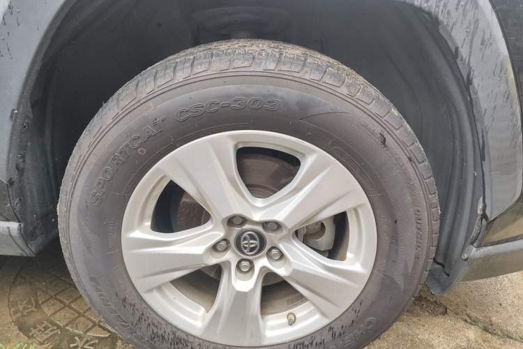 Used Toyota RAV4 2022 2.0L CVT Two-Wheel Drive Urban Edition Right Front Wheel Hub