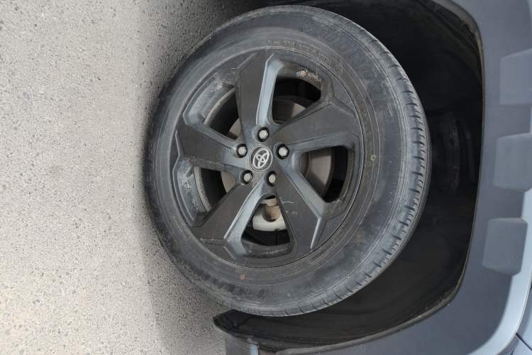 Used Toyota RAV4 2022 2.0L CVT 4x4 Style Plus Edition Right Front Wheel Hub