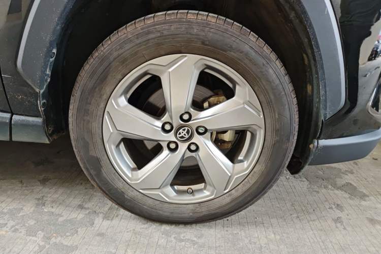 Used Toyota RAV4 2022 2.0L CVT Two-Wheel Drive Fashion Edition Right Front Wheel Hub