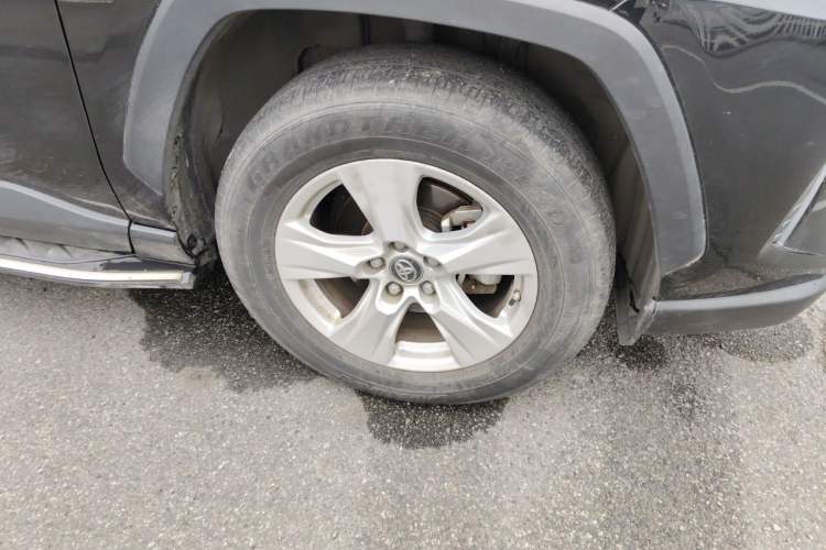 Used Toyota RAV4 2022 2.0L CVT Two-Wheel Drive Urban Edition Right Front Wheel Hub