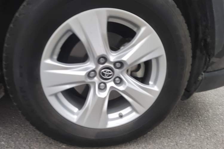 Used Toyota RAV4 2022 2.0L CVT Two-Wheel Drive Urban Edition Right Front Wheel Hub