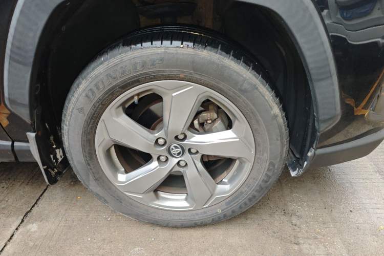Used Toyota RAV4 2022 2.0L CVT Two-Wheel Drive Fashion Edition Right Front Wheel Hub