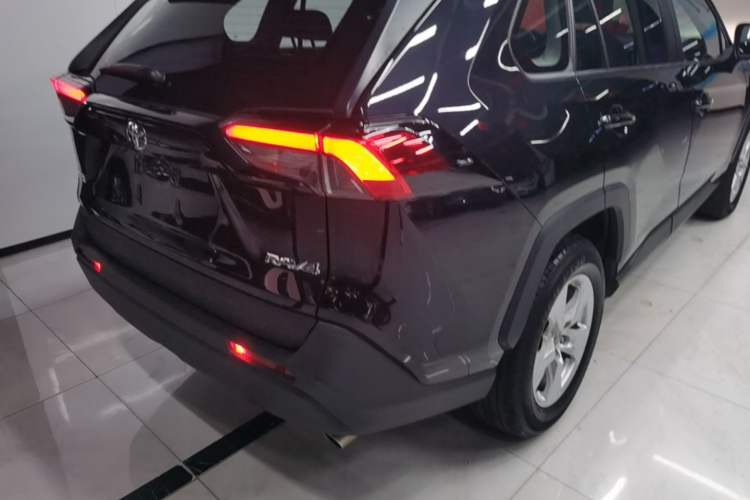 Used Toyota RAV4 2022 2.0L CVT Two-Wheel Drive Urban Edition Right Rear Taillight