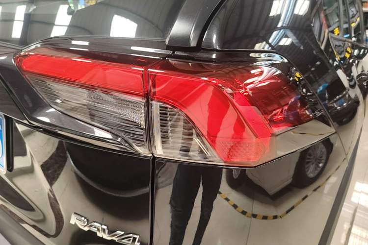 Used Toyota RAV4 2022 2.0L CVT Two-Wheel Drive Fashion Edition Right Rear Taillight