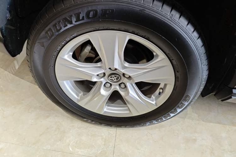 Used Toyota RAV4 2022 2.0L CVT Two-Wheel Drive Urban Edition Right Rear Wheel Hub