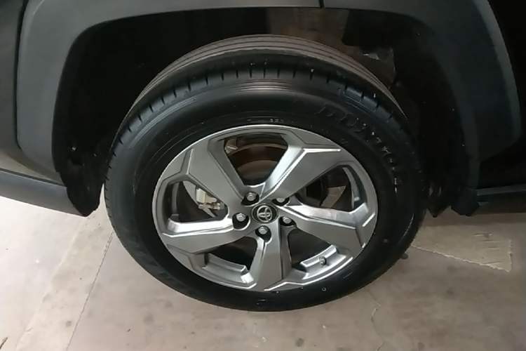 Used Toyota RAV4 2022 2.0L CVT Two-Wheel Drive Fashion Plus Edition Right Rear Wheel Hub