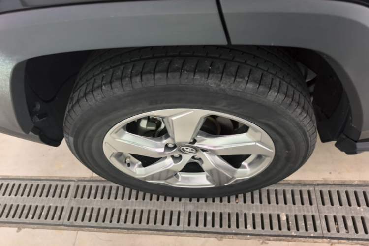 Used Toyota RAV4 2022 2.0L CVT Two-Wheel Drive Fashion Edition Right Rear Wheel Hub