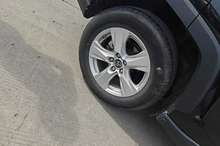 Used Toyota RAV4 2022 2.0L CVT Two-Wheel Drive Urban Edition Right Rear Wheel Hub