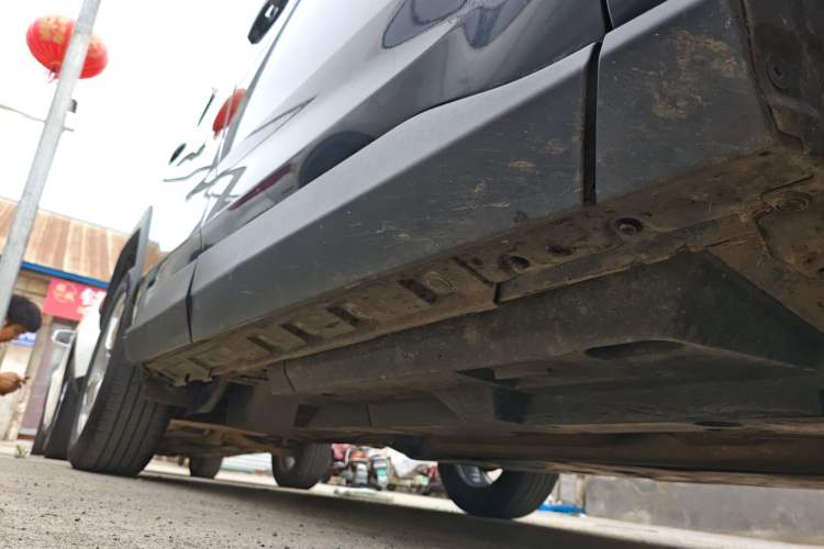 Used Toyota RAV4 2022 2.0L CVT Two-Wheel Drive Fashion Plus Edition Right Side Sill