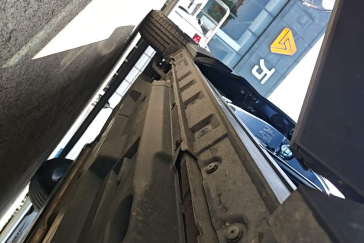 Used Toyota RAV4 2022 2.0L CVT Two-Wheel Drive Fashion Plus Edition Right Side Sill