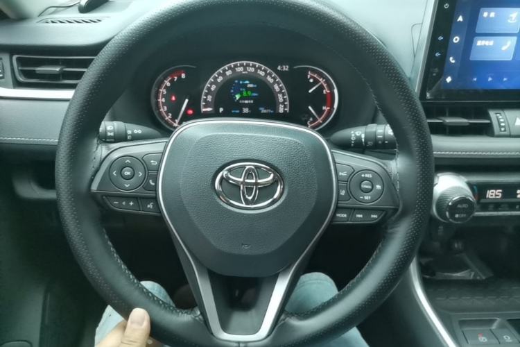 Used Toyota RAV4 2022 2.0L CVT Two-Wheel Drive Fashion Edition Steering Wheel