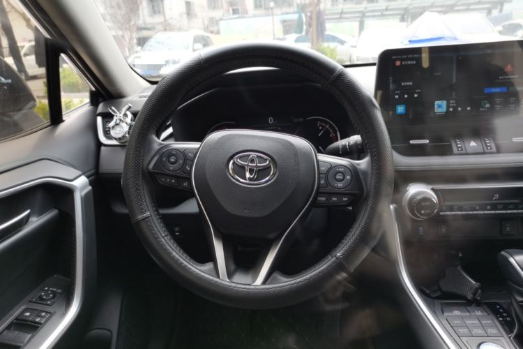 Used Toyota RAV4 2022 2.0L CVT 4x4 Style Plus Edition Steering Wheel