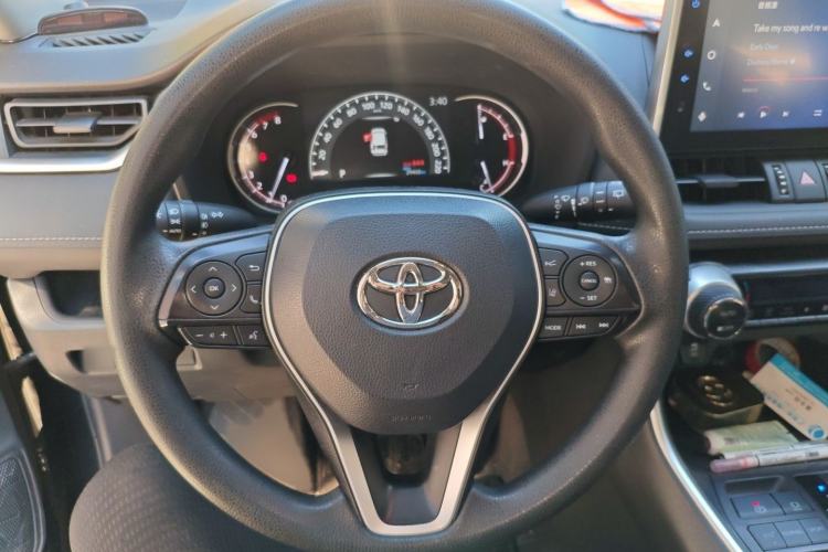 Used Toyota RAV4 2022 2.0L CVT Two-Wheel Drive Fashion Edition Steering Wheel