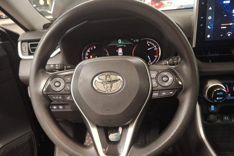 Used Toyota RAV4 2022 2.0L CVT Two-Wheel Drive Fashion Edition Steering Wheel