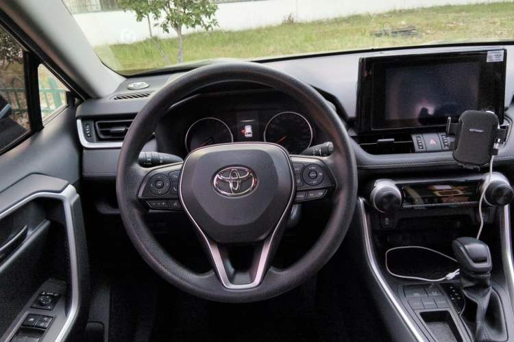 Used Toyota RAV4 2022 2.0L CVT Two-Wheel Drive Urban Edition Steering Wheel