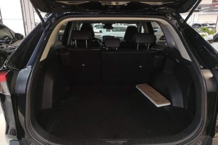 Used Toyota RAV4 2022 2.0L CVT Two-Wheel Drive Fashion Plus Edition Trunk