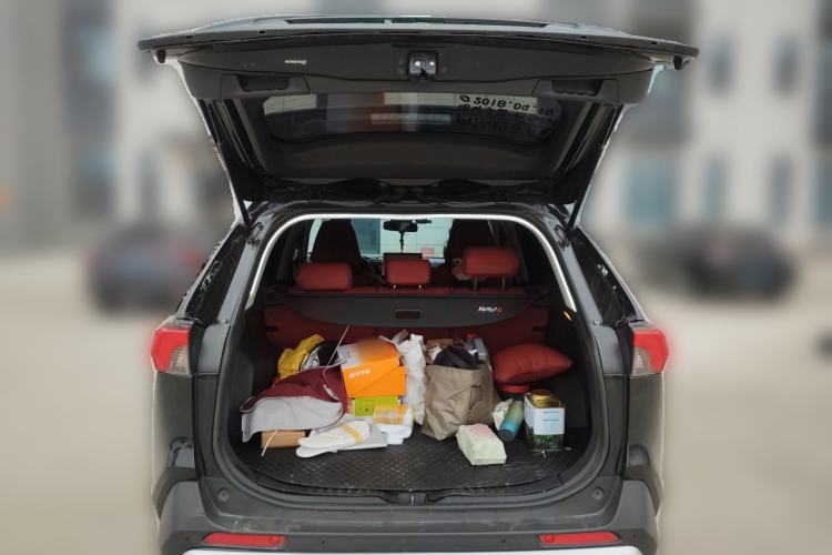 Used Toyota RAV4 2022 2.0L CVT Two-Wheel Drive Fashion Plus Edition Trunk