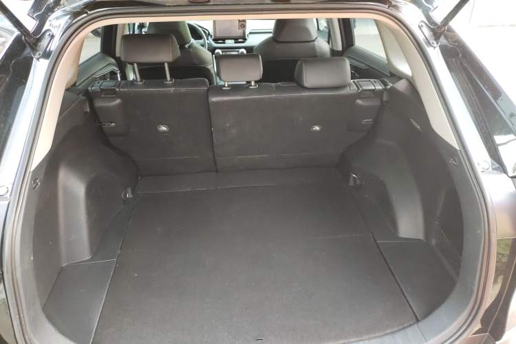 Used Toyota RAV4 2022 2.0L CVT Two-Wheel Drive Fashion Plus Edition Trunk