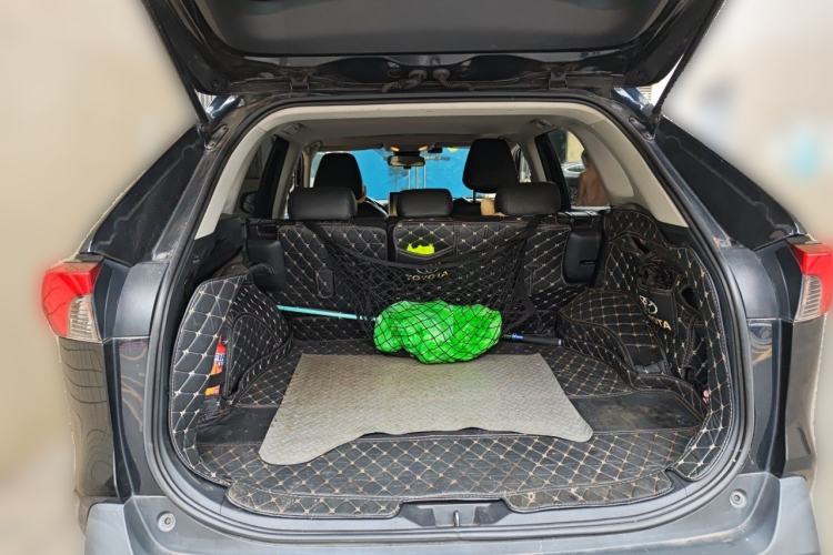 Used Toyota RAV4 2022 2.0L CVT Two-Wheel Drive Fashion Edition Trunk