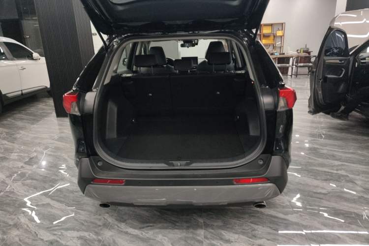 Used Toyota RAV4 2022 Dual-Engine 2.5L E-CVT Four-Wheel Drive Elite Plus Edition Trunk