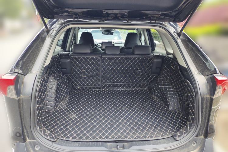 Used Toyota RAV4 2022 2.0L CVT Two-Wheel Drive Fashion Plus Edition Trunk