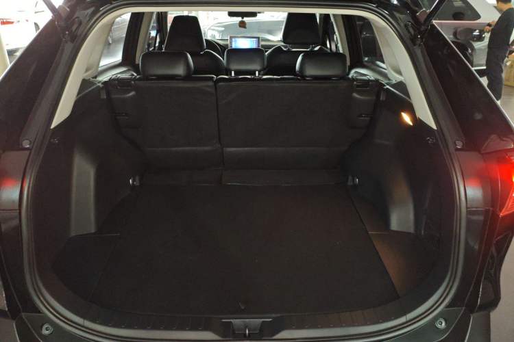 Used Toyota RAV4 2022 Dual-Engine 2.5L E-CVT Two-Wheel Drive Elite Edition Trunk