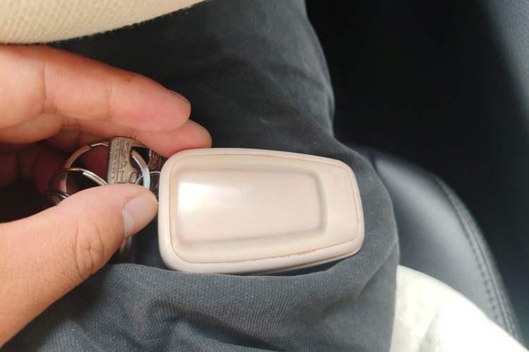 Used Toyota RAV4 2022 2.0L CVT Two-Wheel Drive Fashion Edition Vehicle Key